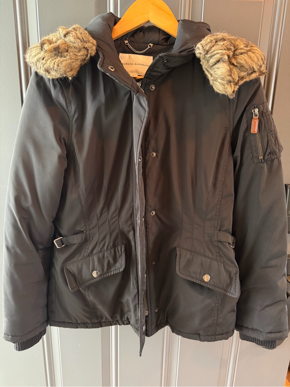 Banana Republic Womenβs Black Puffer Jacket with Faux Fur Trim